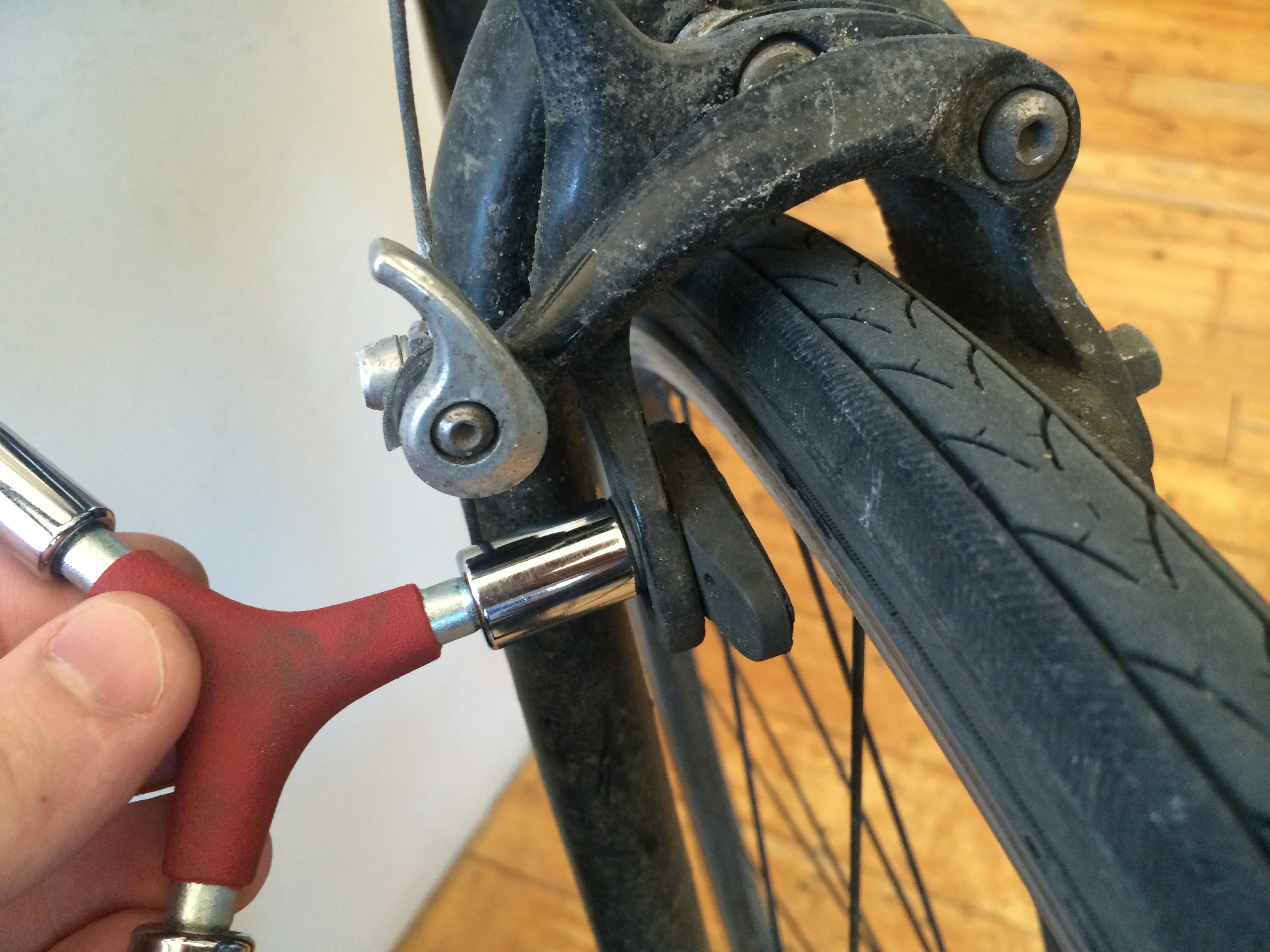 mountain bike brake pad replacement